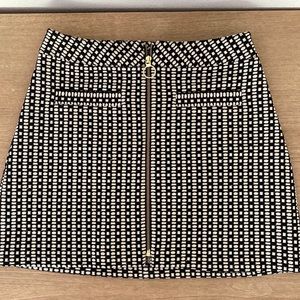 EXPRESS Women’s Mini skirt with gold zipper